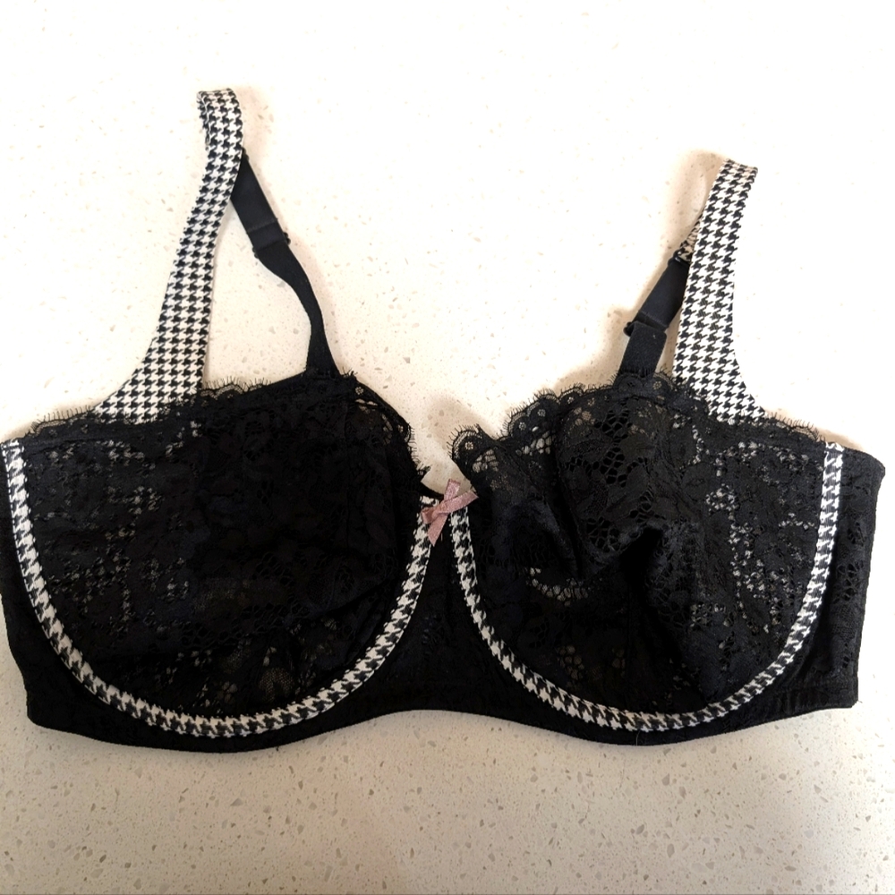 Cacique Black Lace Bra with Houndstooth Accents